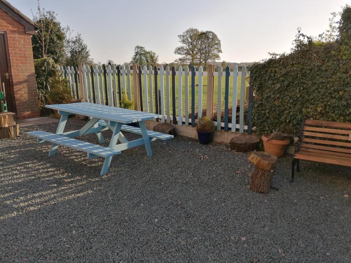 ホテル Ty Llew Llandysilio エクステリア 写真